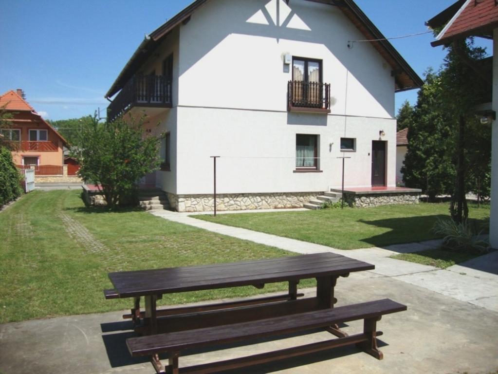 Gyongyvirag Vendeghaz Apartment Balatonboglar Ruang foto