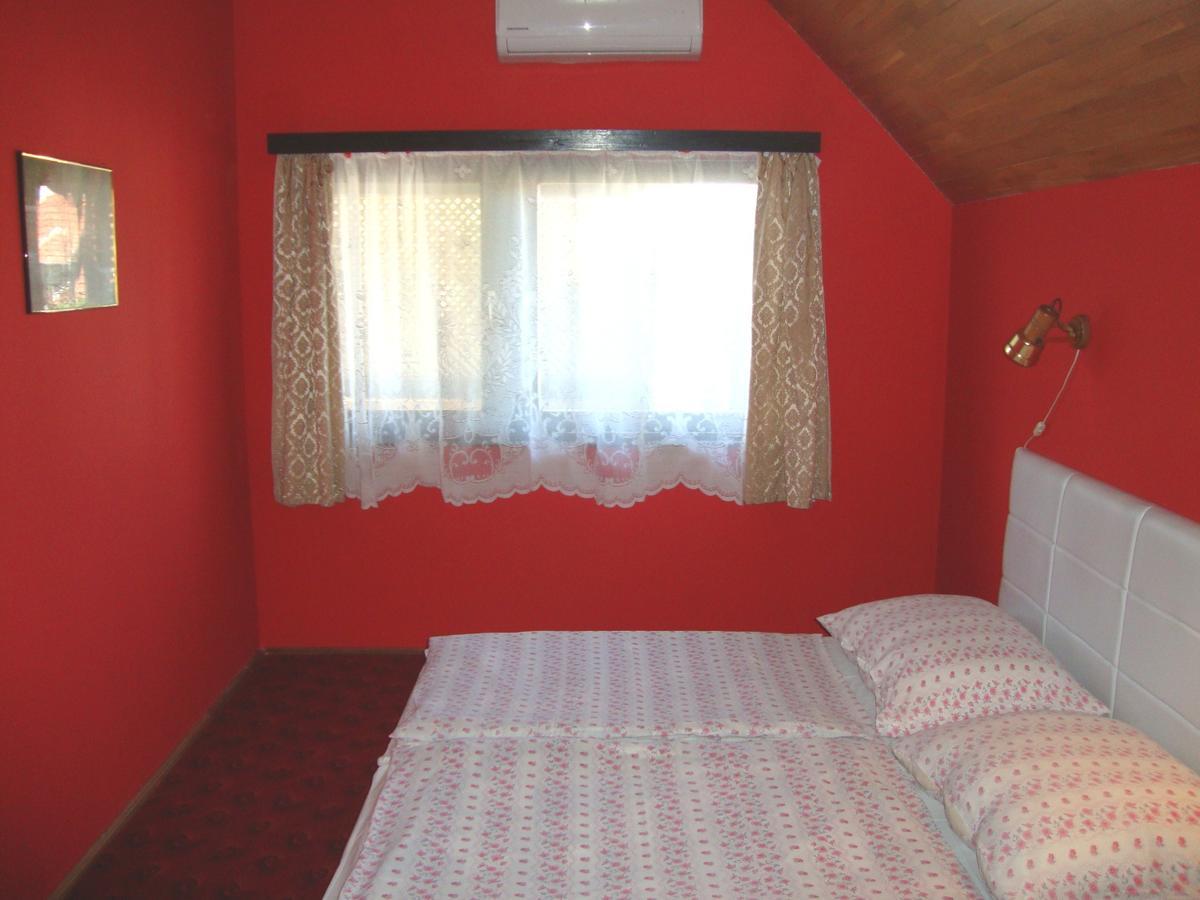 Gyongyvirag Vendeghaz Apartment Balatonboglar Bagian luar foto