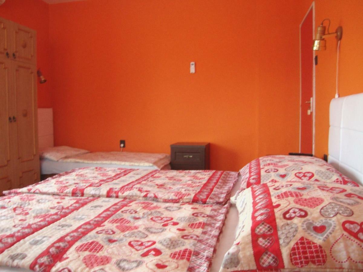Gyongyvirag Vendeghaz Apartment Balatonboglar Bagian luar foto